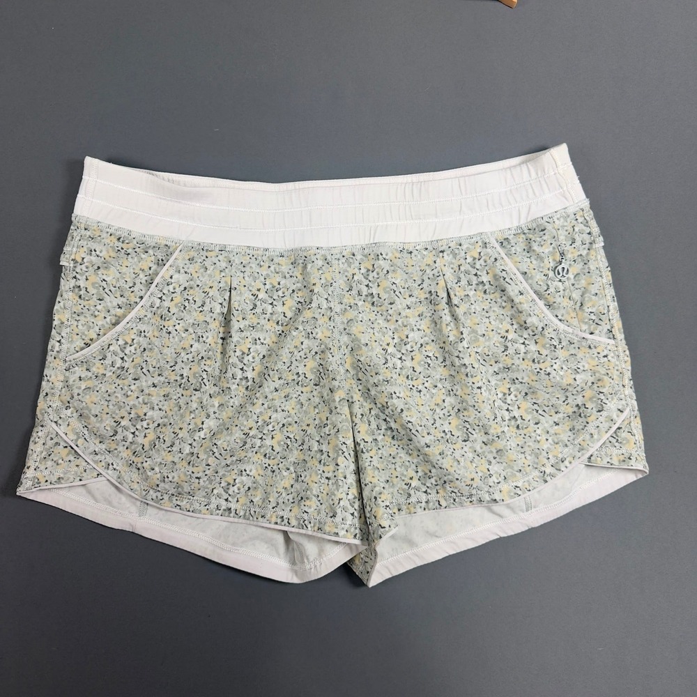 Lululemon Run Speed Shorts Womens Size 8 Grey Floral White Running Athletic - Picture 1 of 7